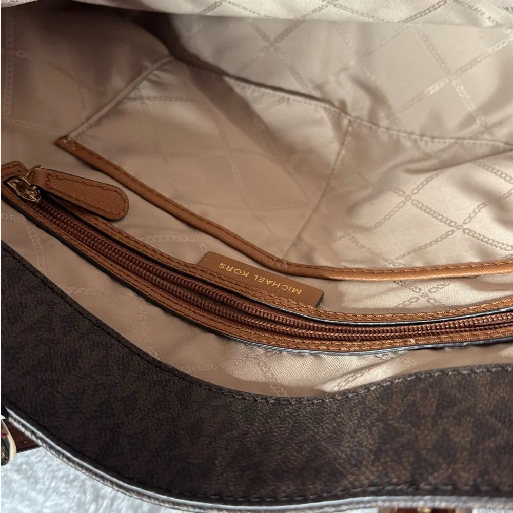 Michael Kors MK Brown Signature Tote Purse Shoulder Bag - Picture 6 of 7